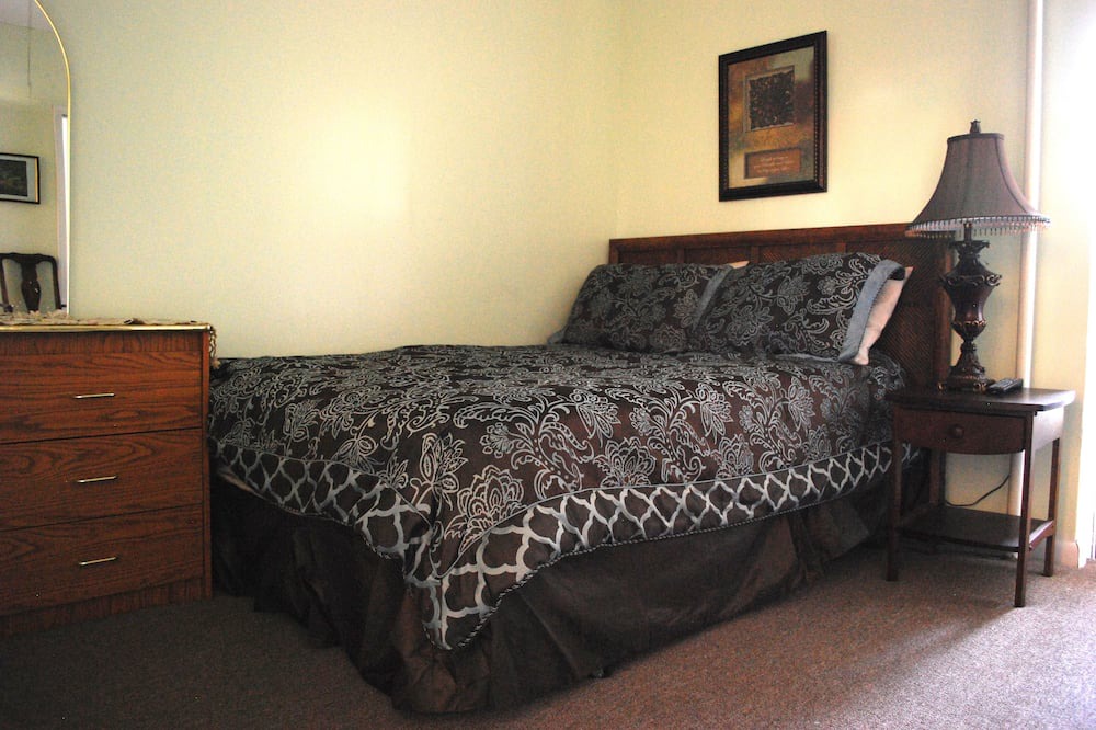 Photo of Livingroom in Canarsie