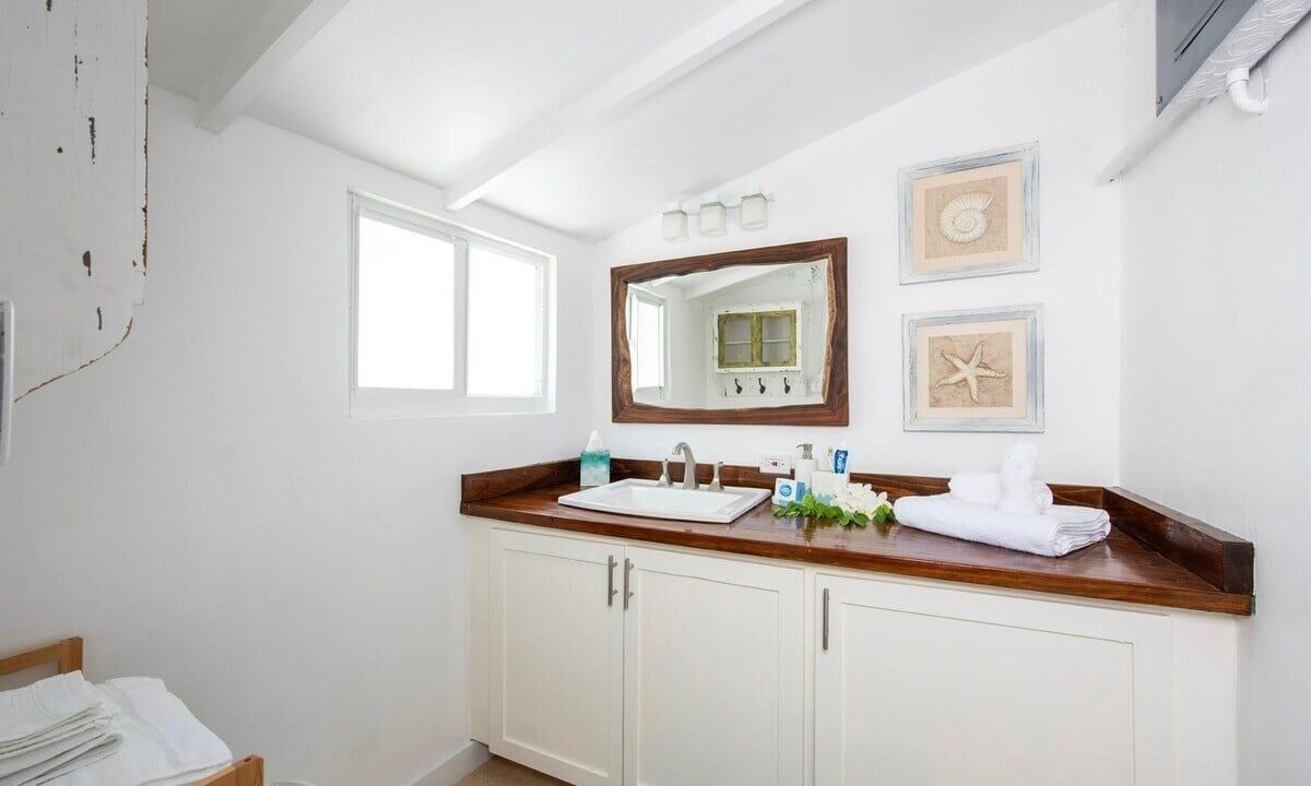 Photo of Bathroom in Dunmore Town