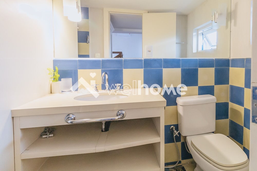 Photo of Bathroom in Frade