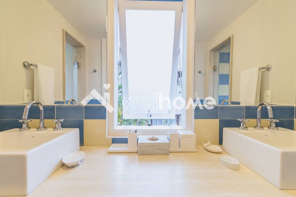 Photo of Bathroom in Frade