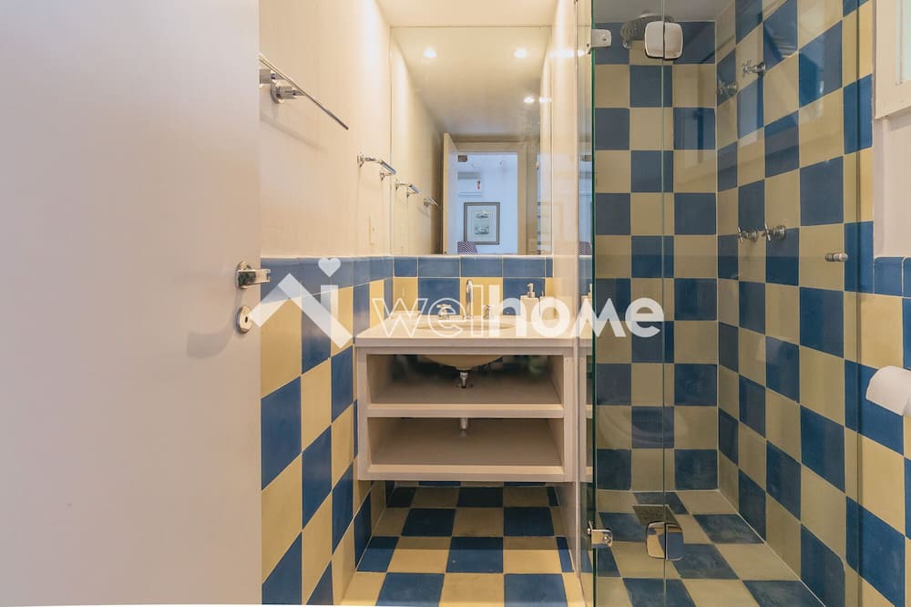 Photo of Bathroom in Frade