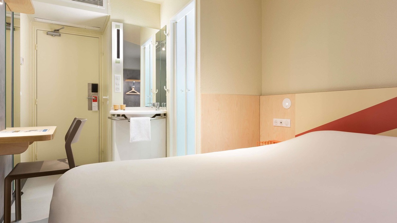 Photo of Bedroom in Antony