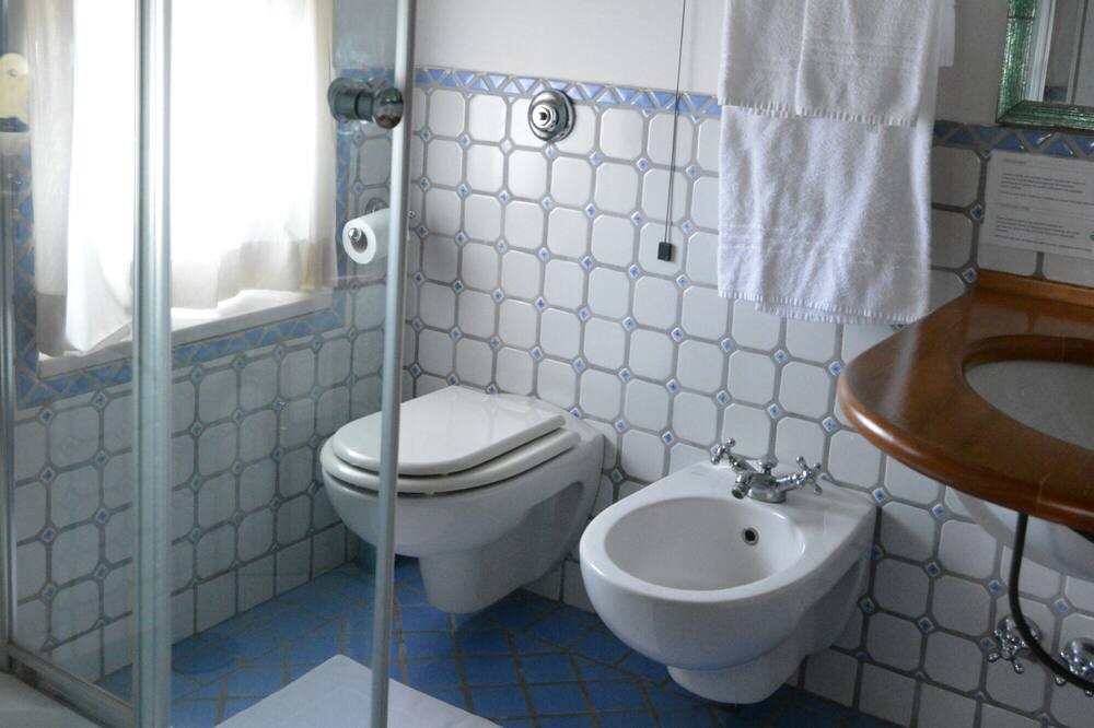 Photo of Bathroom in Torreglia