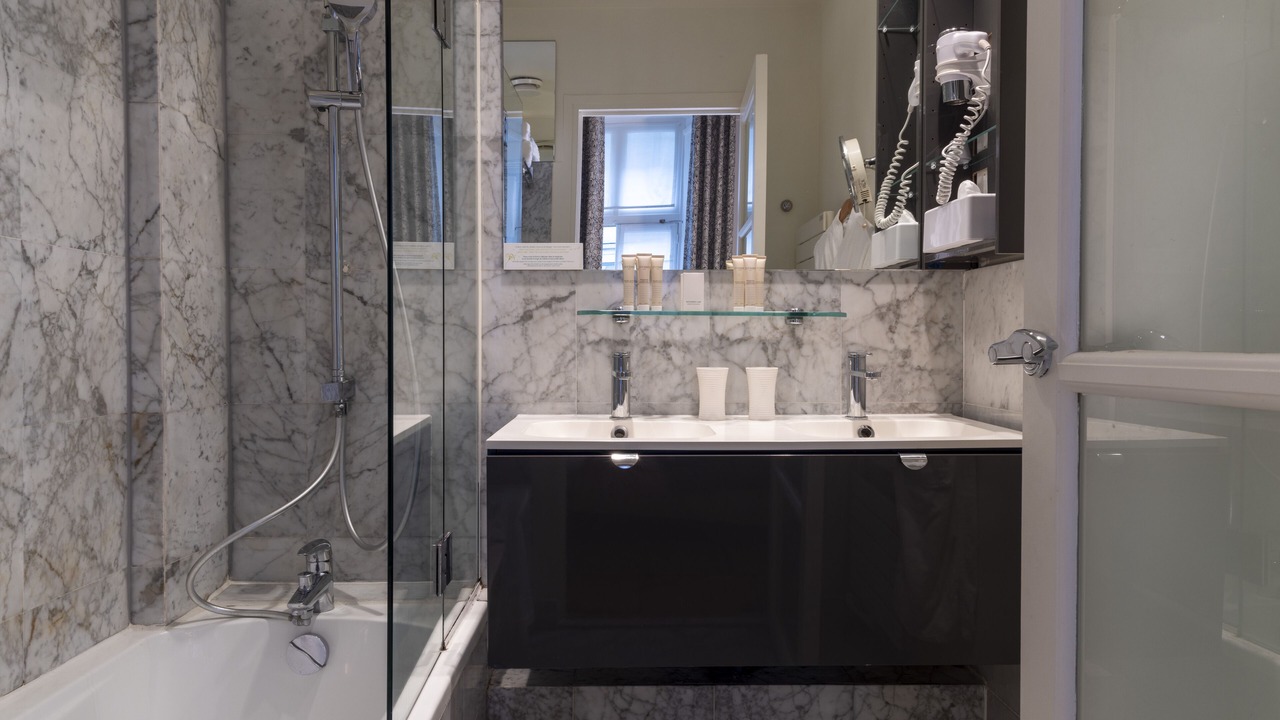 Photo of Bathroom in Les Iles