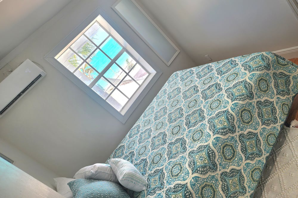 Photo of Bedroom in Rokers Point