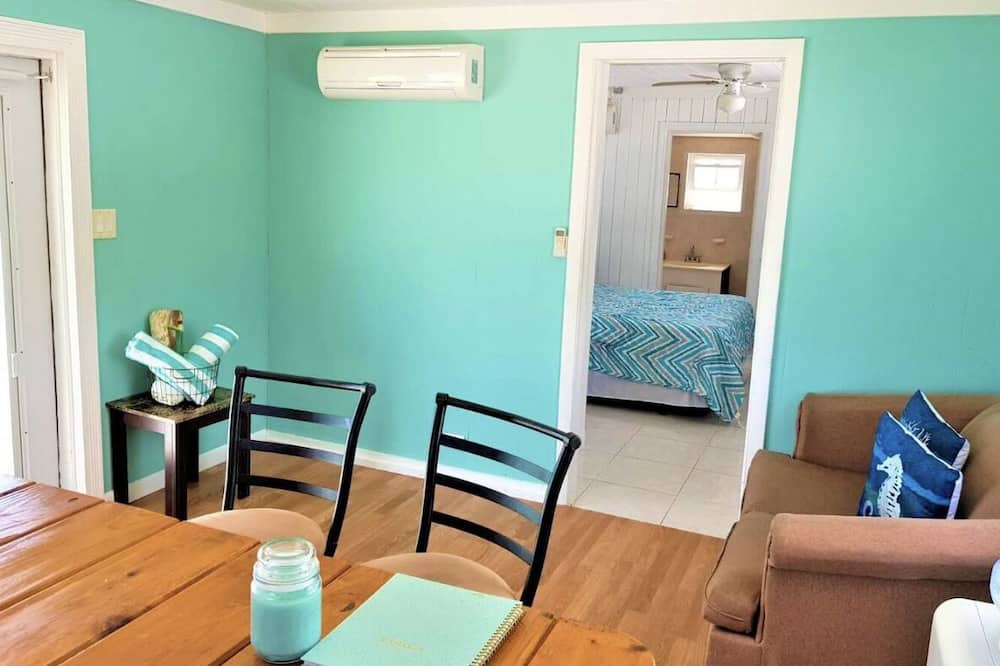 Photo of Livingroom in Rokers Point