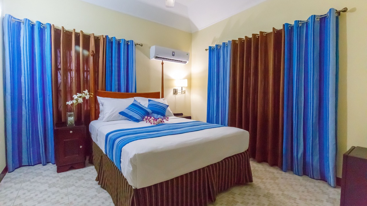 Photo of Bedroom in Beverly Hills