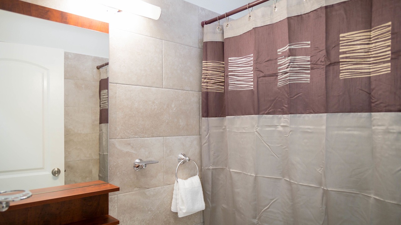 Photo of Bathroom in Molynes Gardens