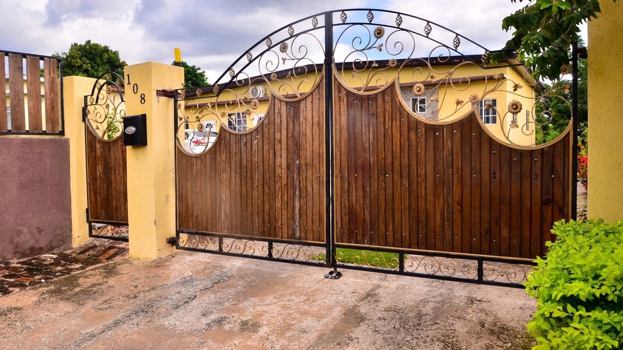Photo of Outdoor in Molynes Gardens