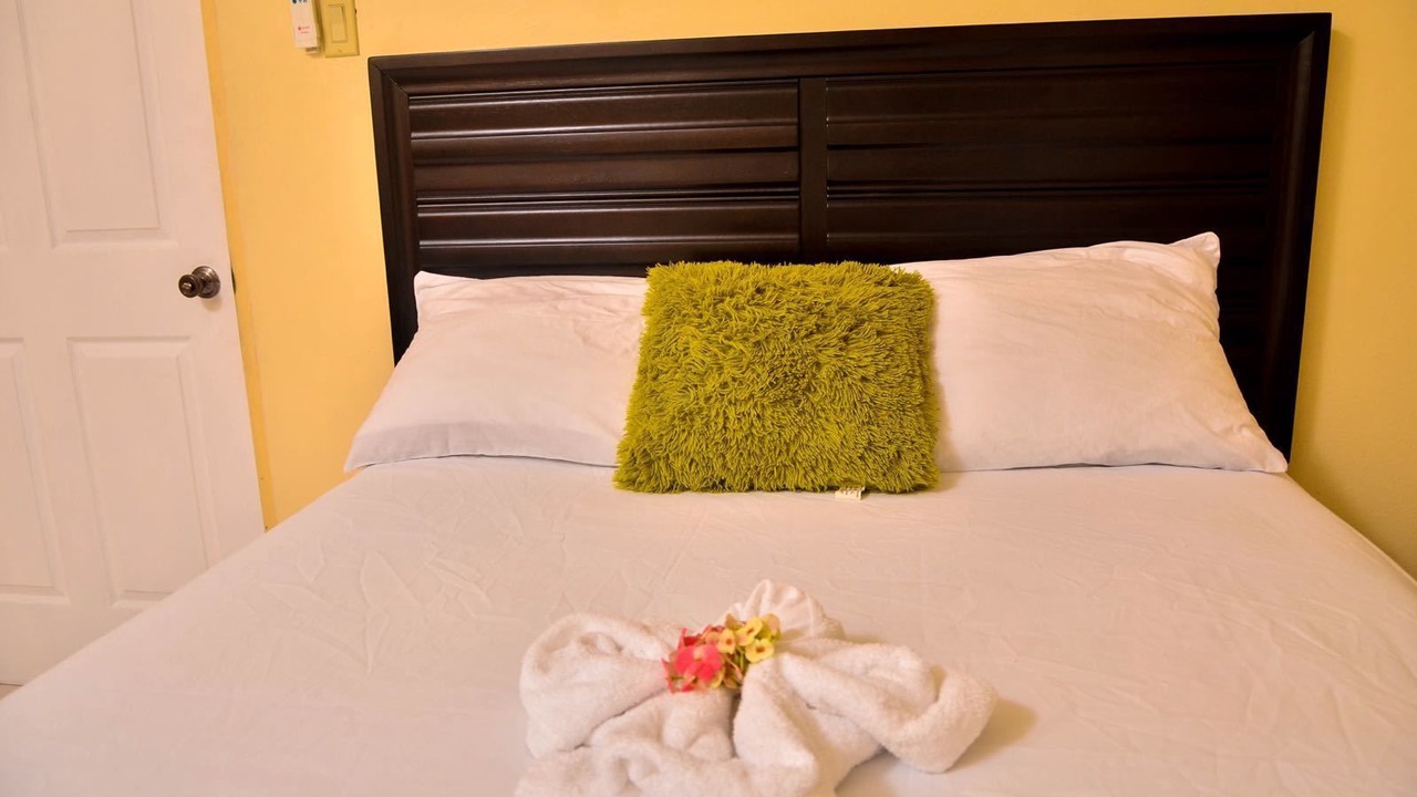 Photo of Bedroom in Molynes Gardens