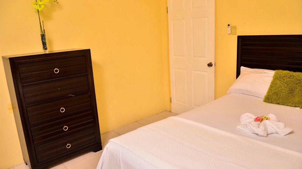 Photo of Bedroom in Molynes Gardens