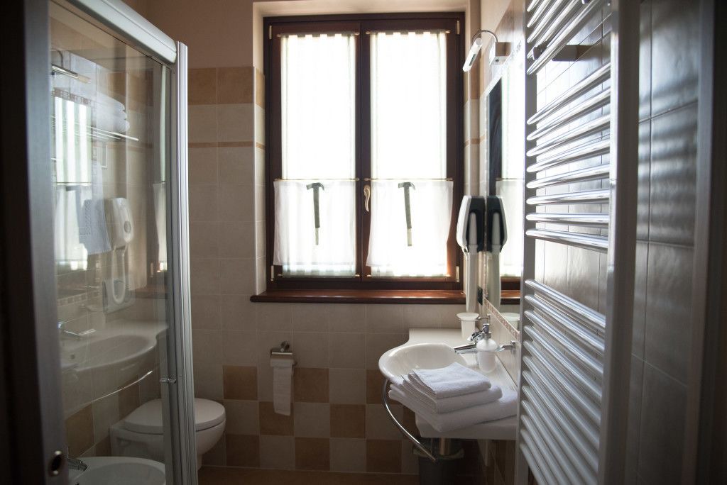 Photo of Bathroom in Ovest