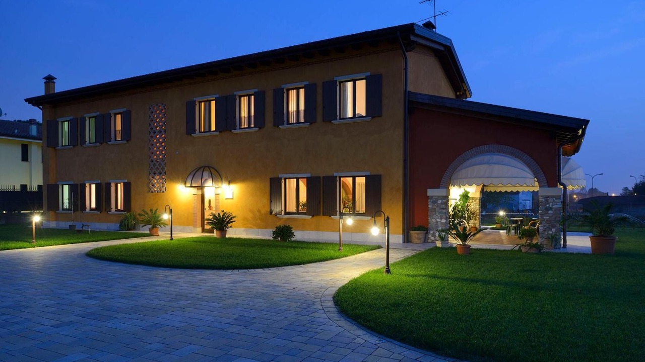 Photo of Outdoor in Ovest