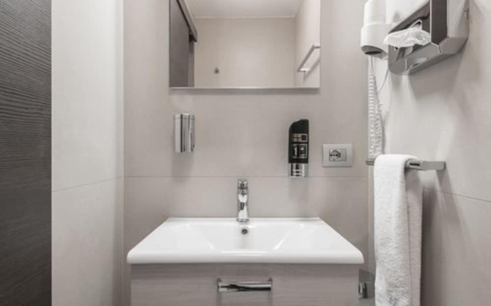 Photo of Bathroom in Pocol
