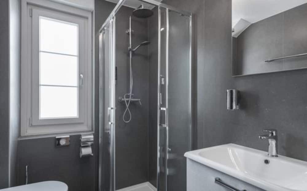 Photo of Bathroom in Pocol