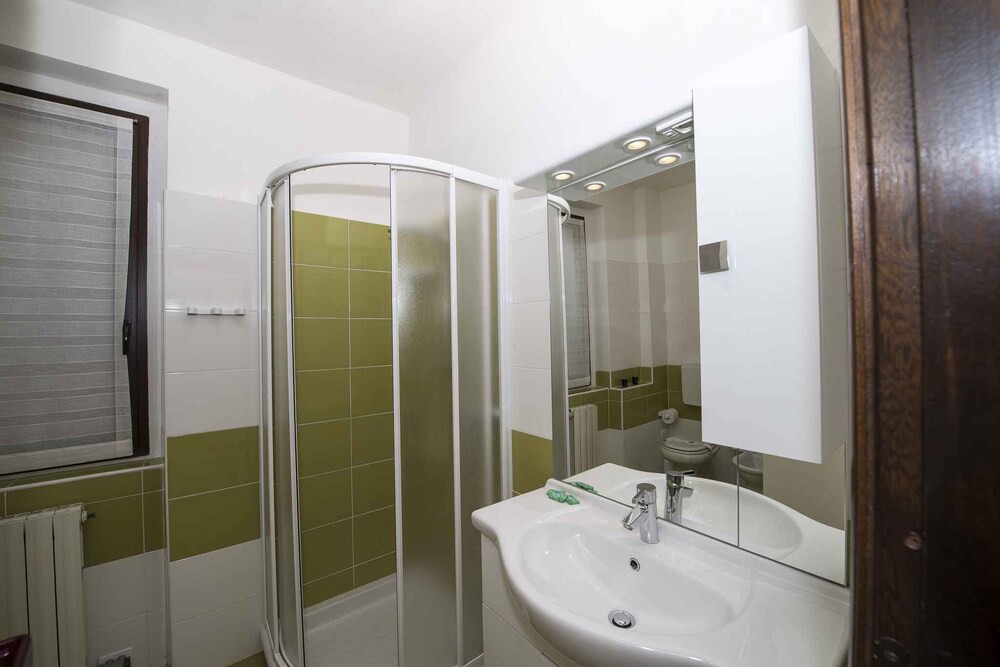 Photo of Bathroom in Frader