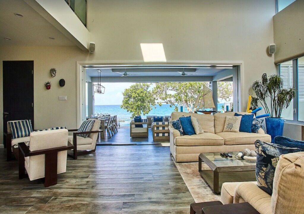 Photo of Livingroom in Runaway Bay
