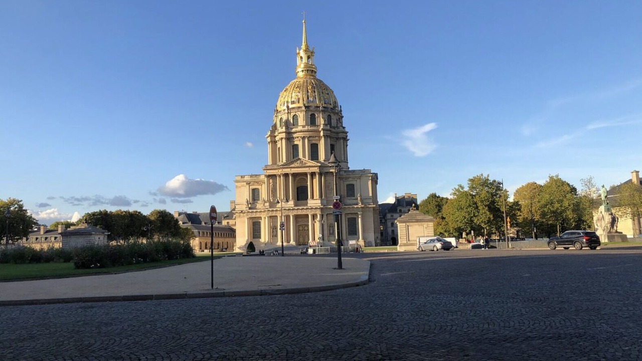 Photo of Others in Quartier de l'Ecole-Militaire