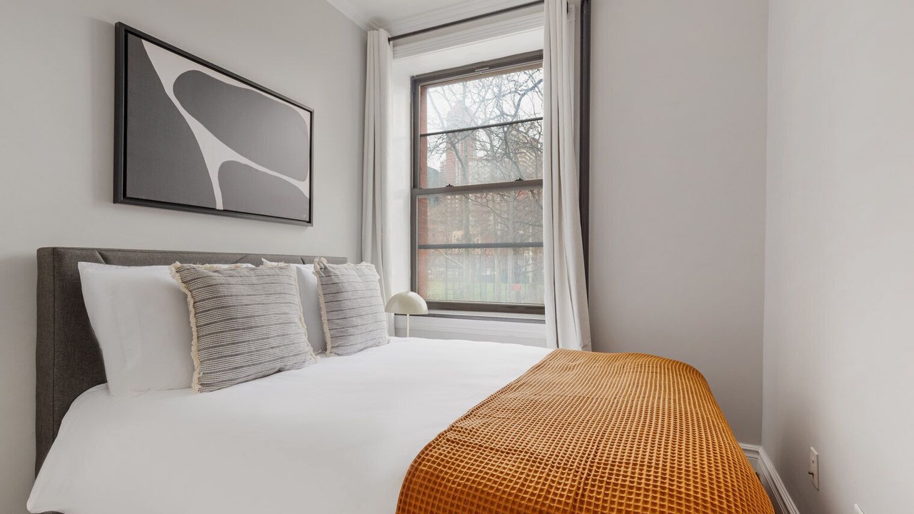 Photo of Bedroom in Tudor City