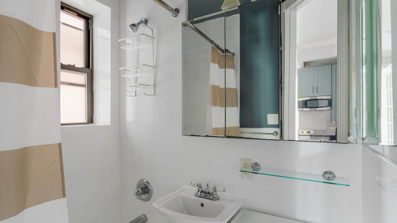 Photo of Bathroom in Tudor City