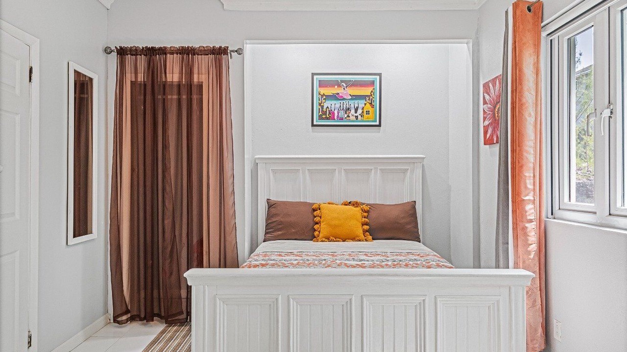 Photo of Bedroom in Nassau