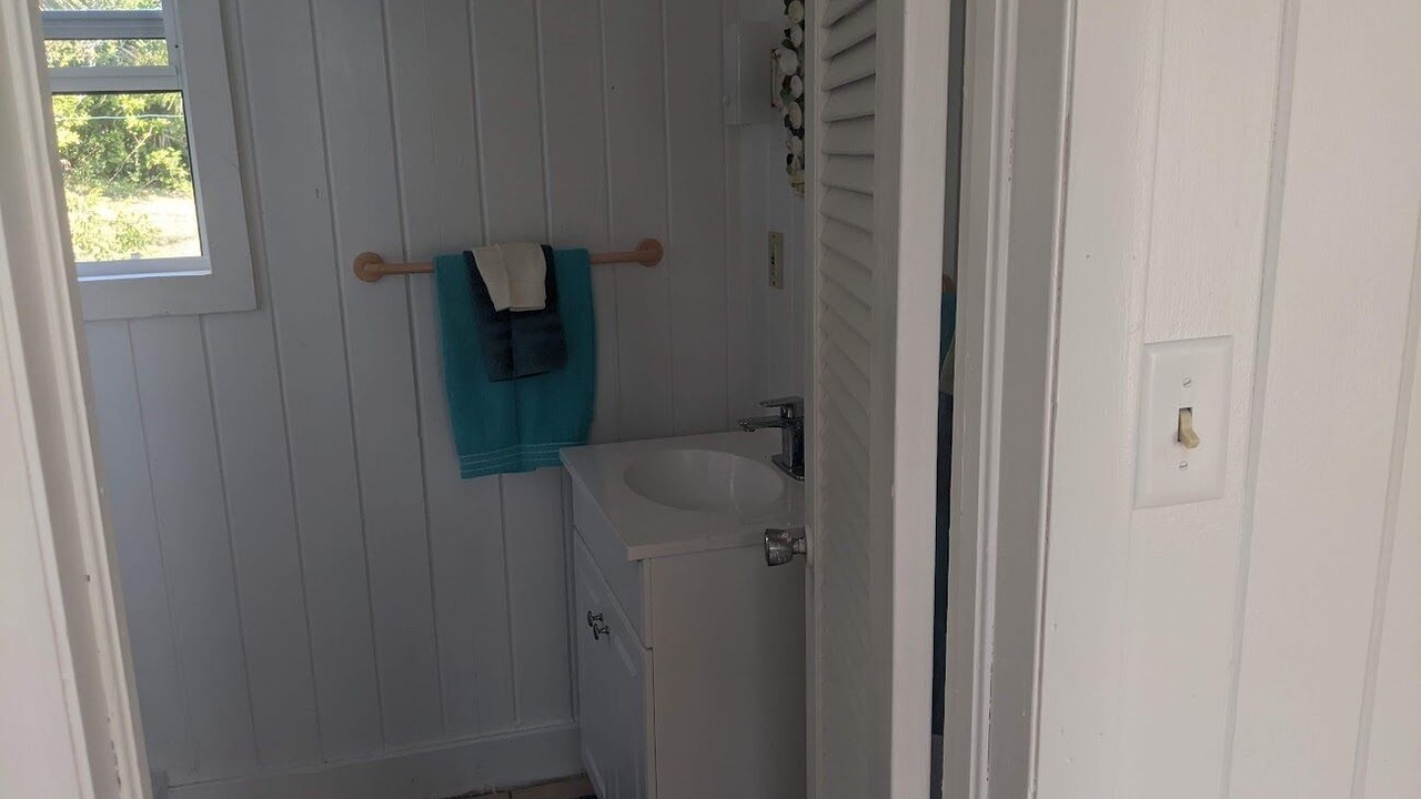 Photo of Bathroom in Green Turtle Cay