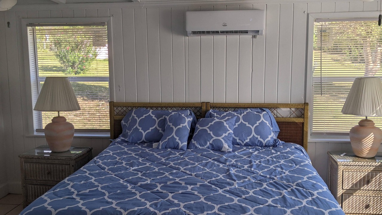 Photo of Bedroom in Green Turtle Cay
