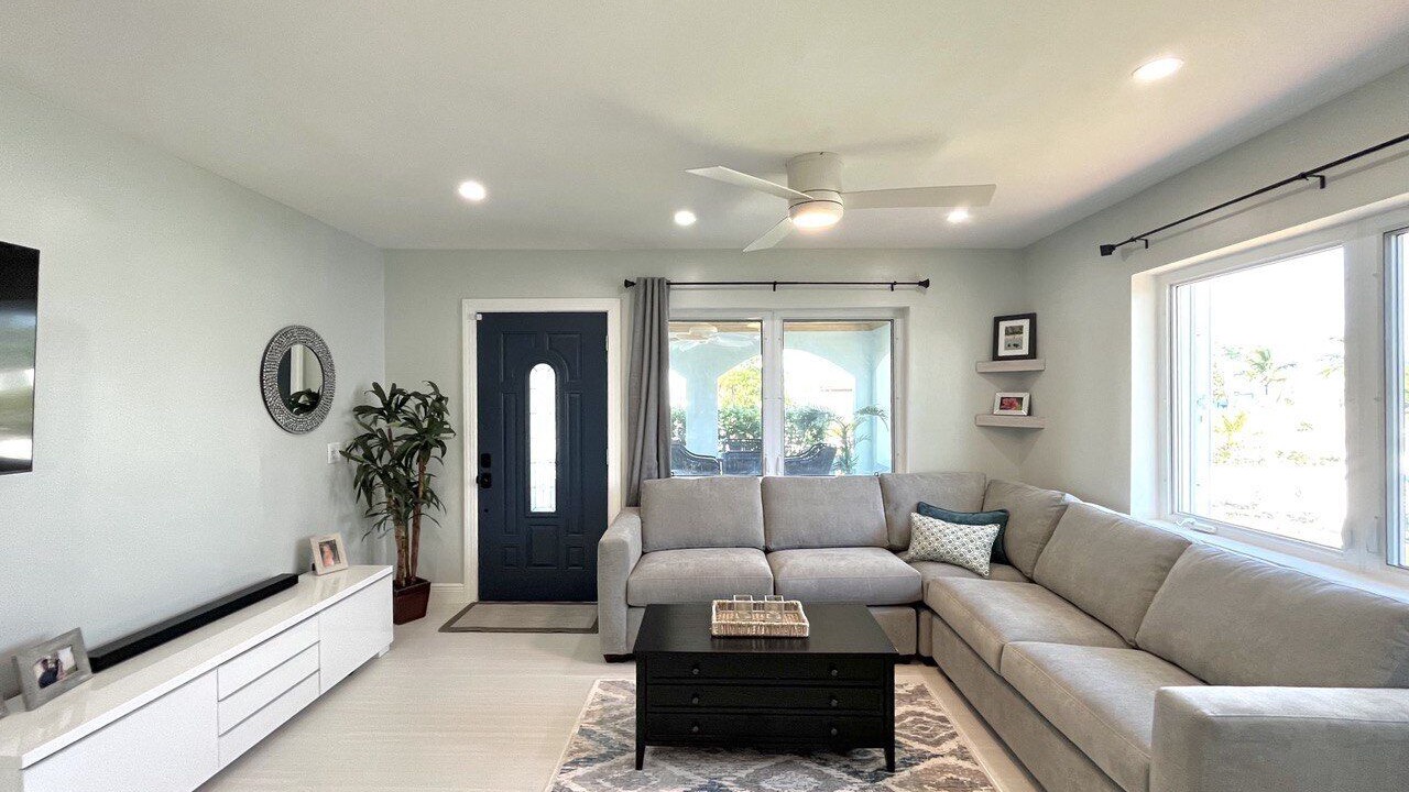 Photo of Livingroom in Treasure Cay