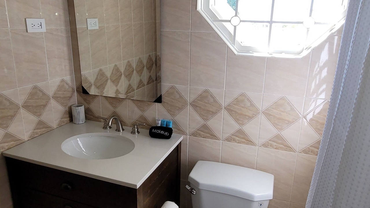 Photo of Bathroom in Savanna la Mar