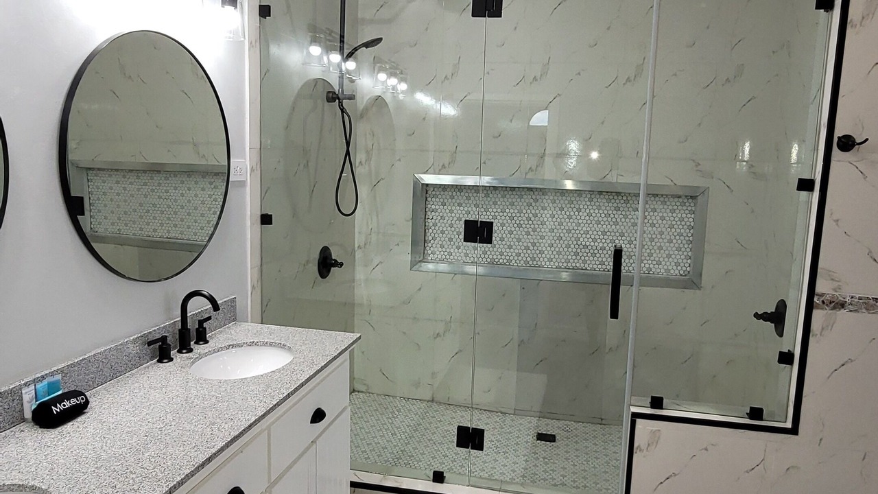 Photo of Bathroom in Savanna la Mar