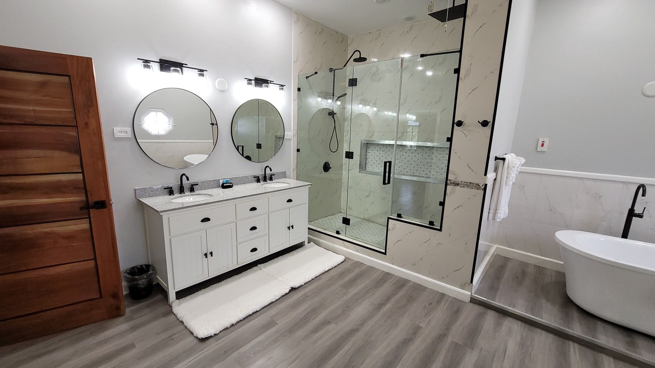 Photo of Bathroom in Savanna la Mar