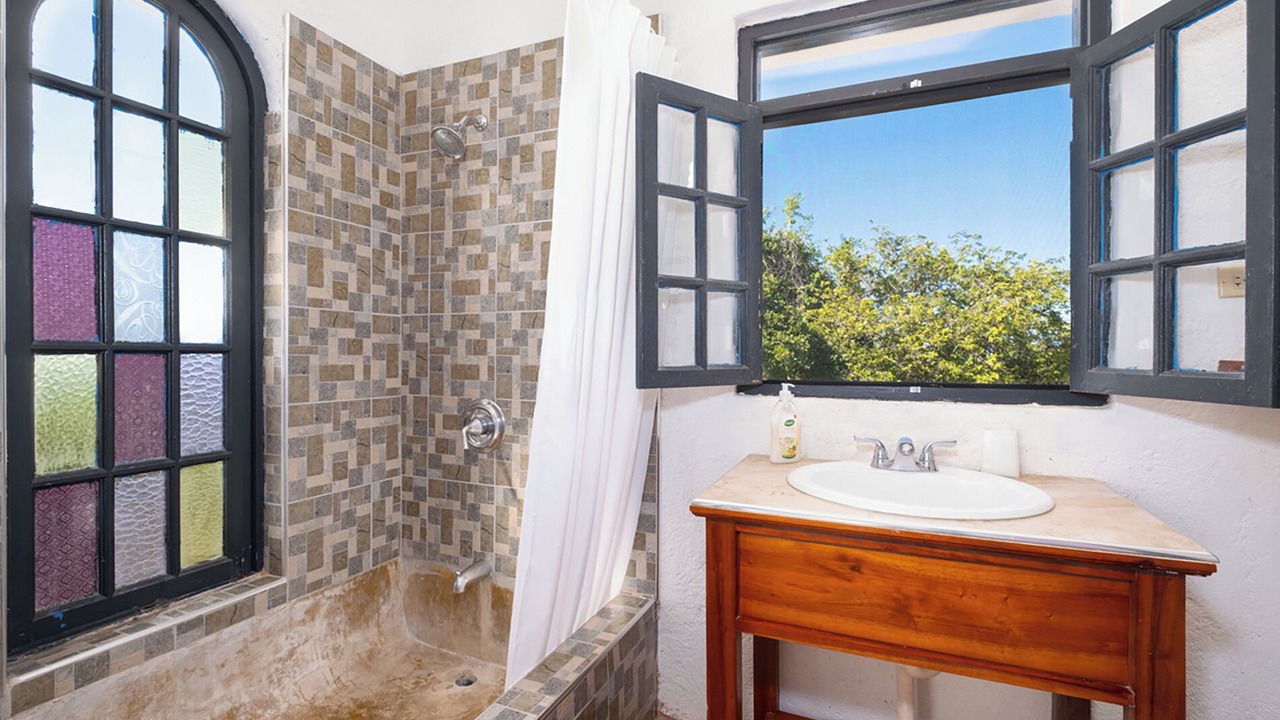 Photo of Bathroom in Treasure Beach