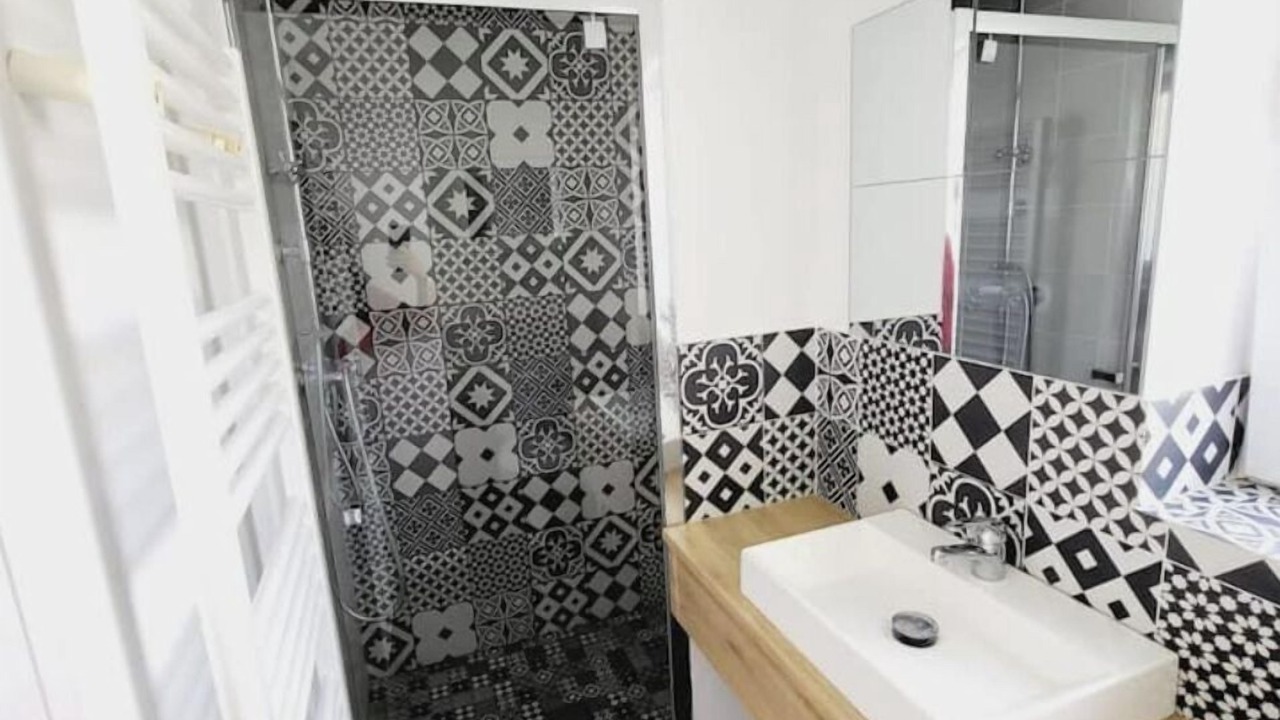 Photo of Bathroom in Esbly
