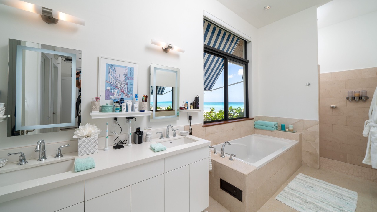 Photo of Bathroom in Alice Town