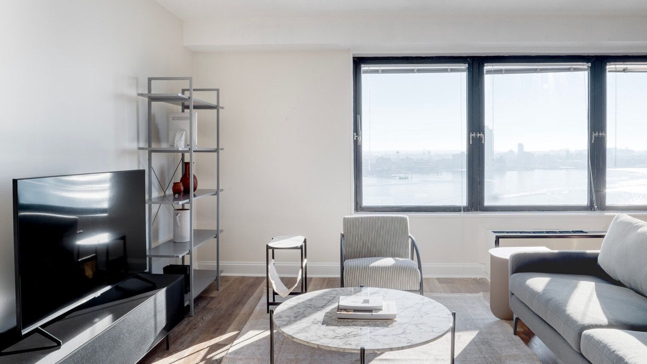 Photo of Livingroom in Peter Cooper Village
