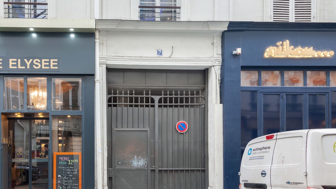 Photo of Outdoor in 8th Arrondissement