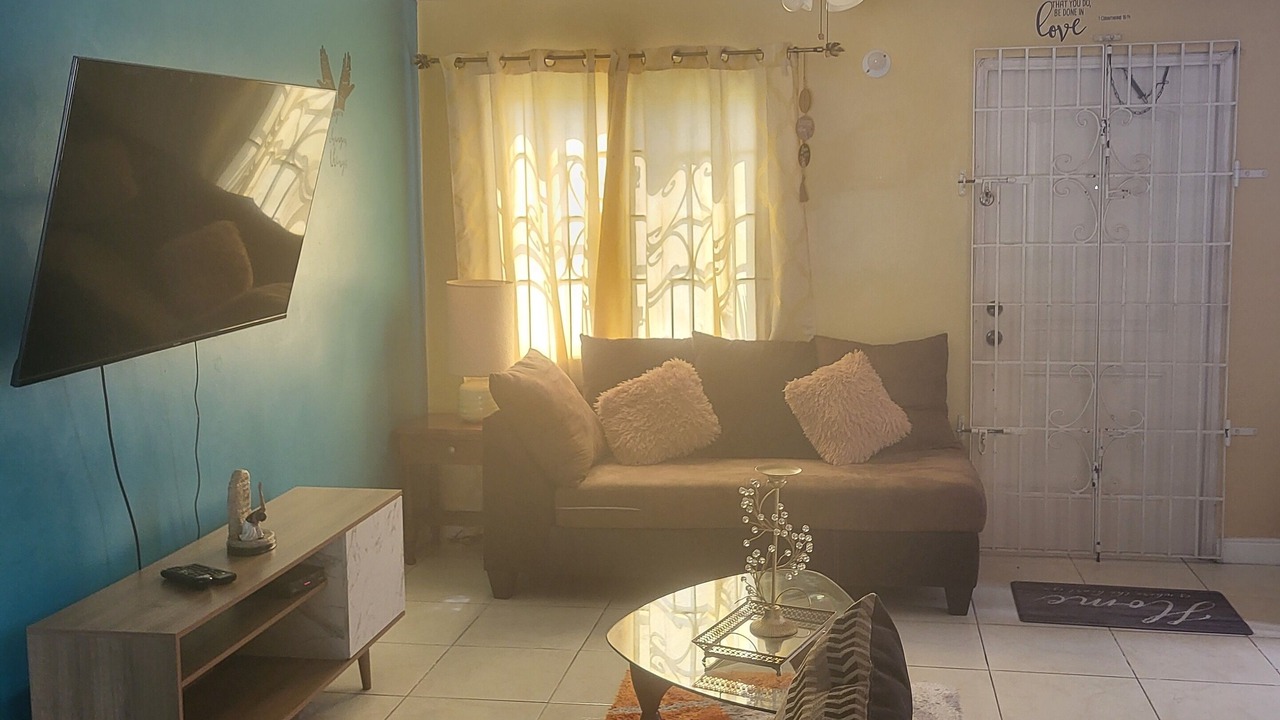 Photo of Livingroom in Spanish Town