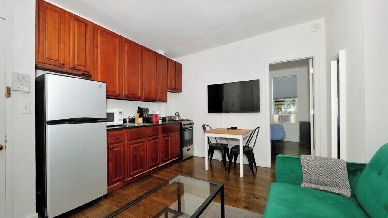 Photo of Livingroom in Sutton Place