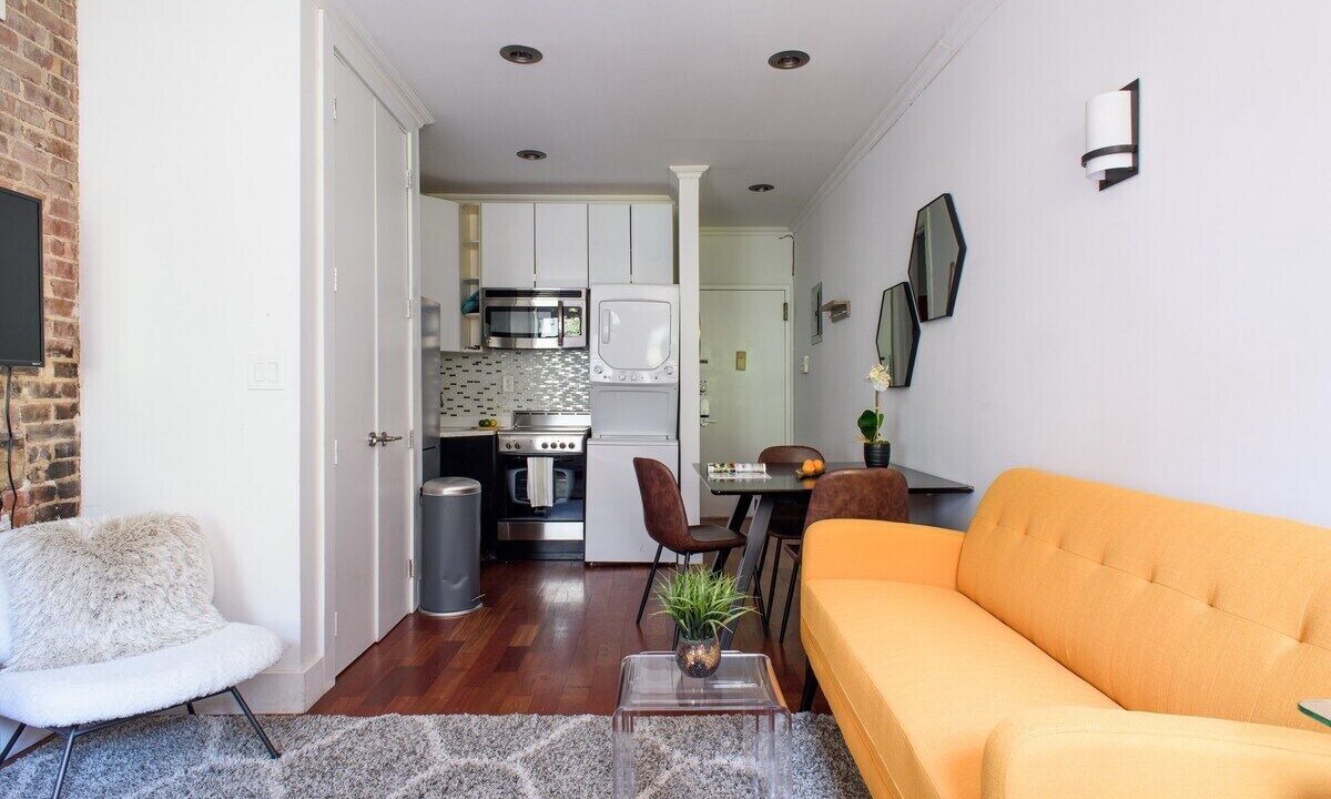 Photo of Livingroom in Peter Cooper Village