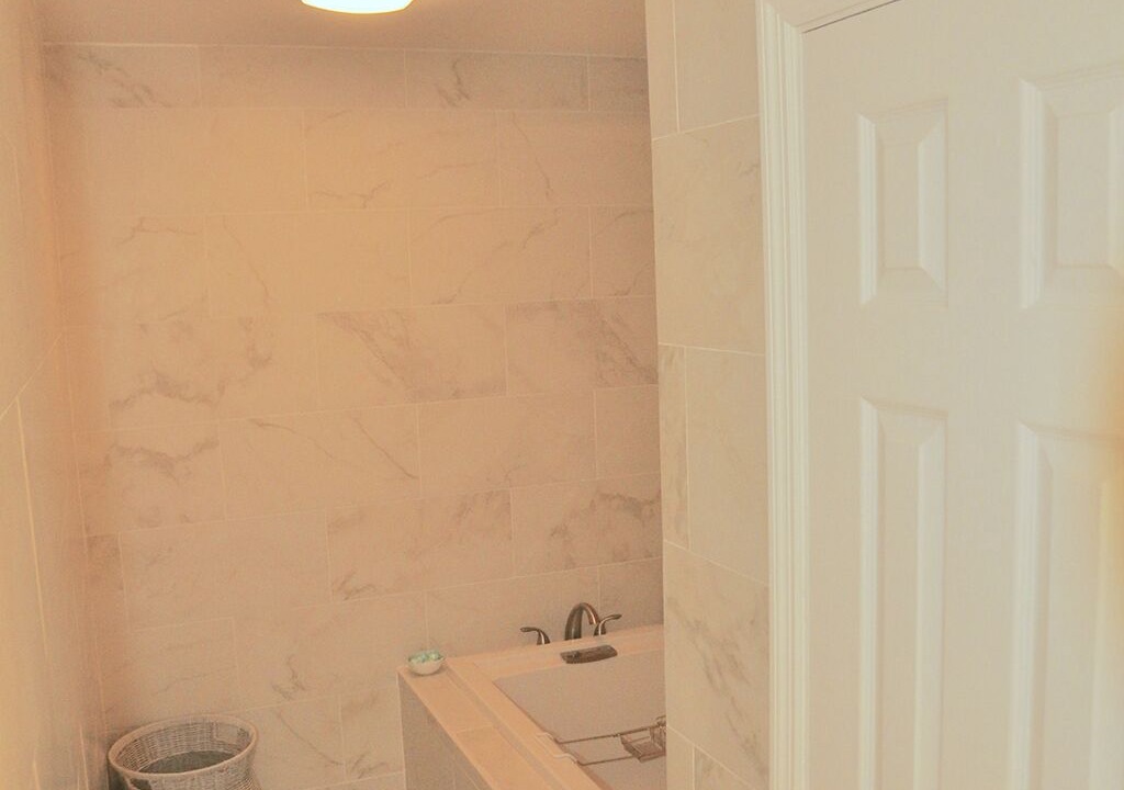Photo of Bathroom in Tar Bay