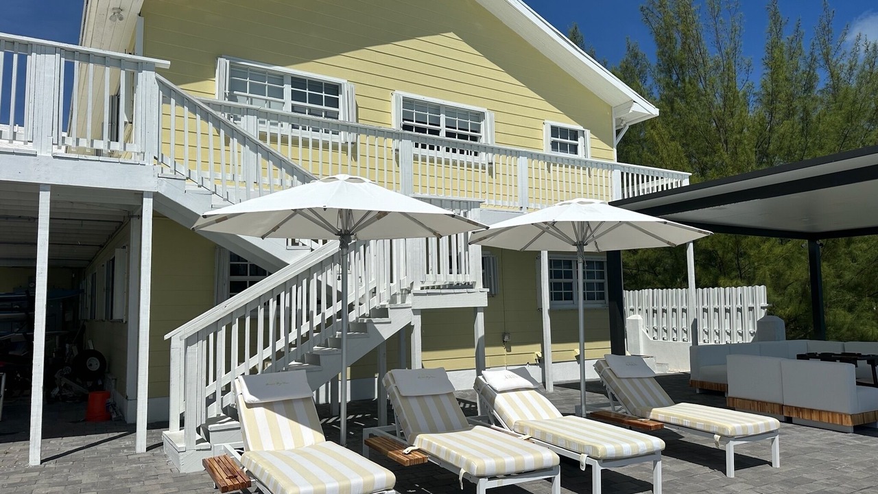 Photo of Patio Balcony in Alice Town