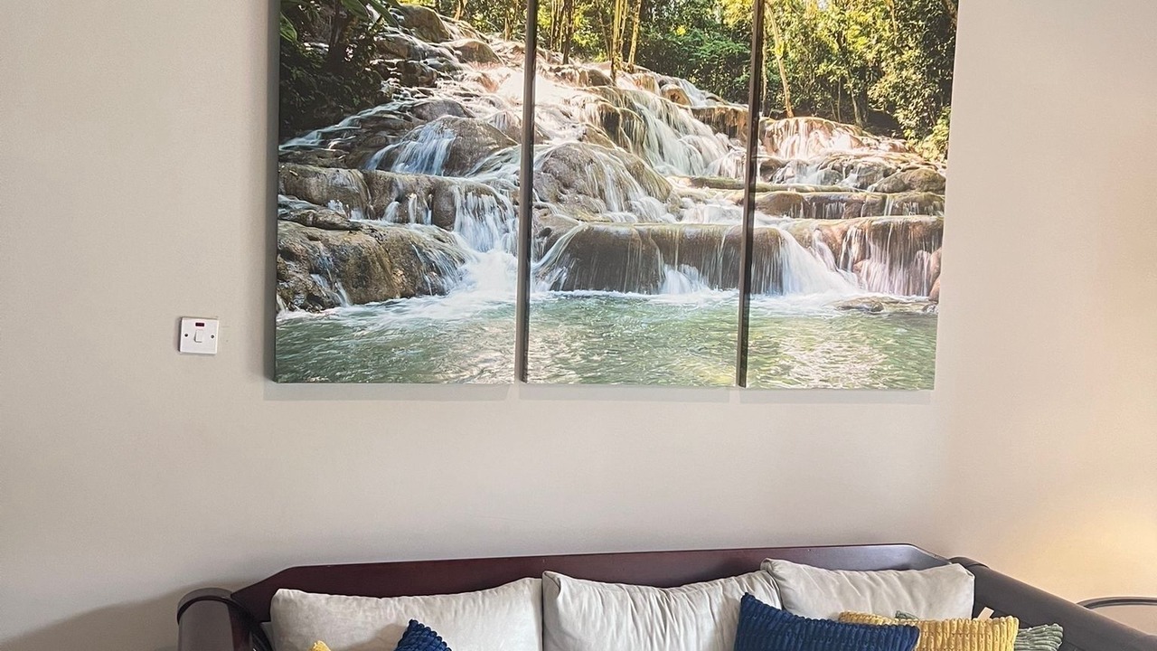 Photo of Livingroom in Salt Gut