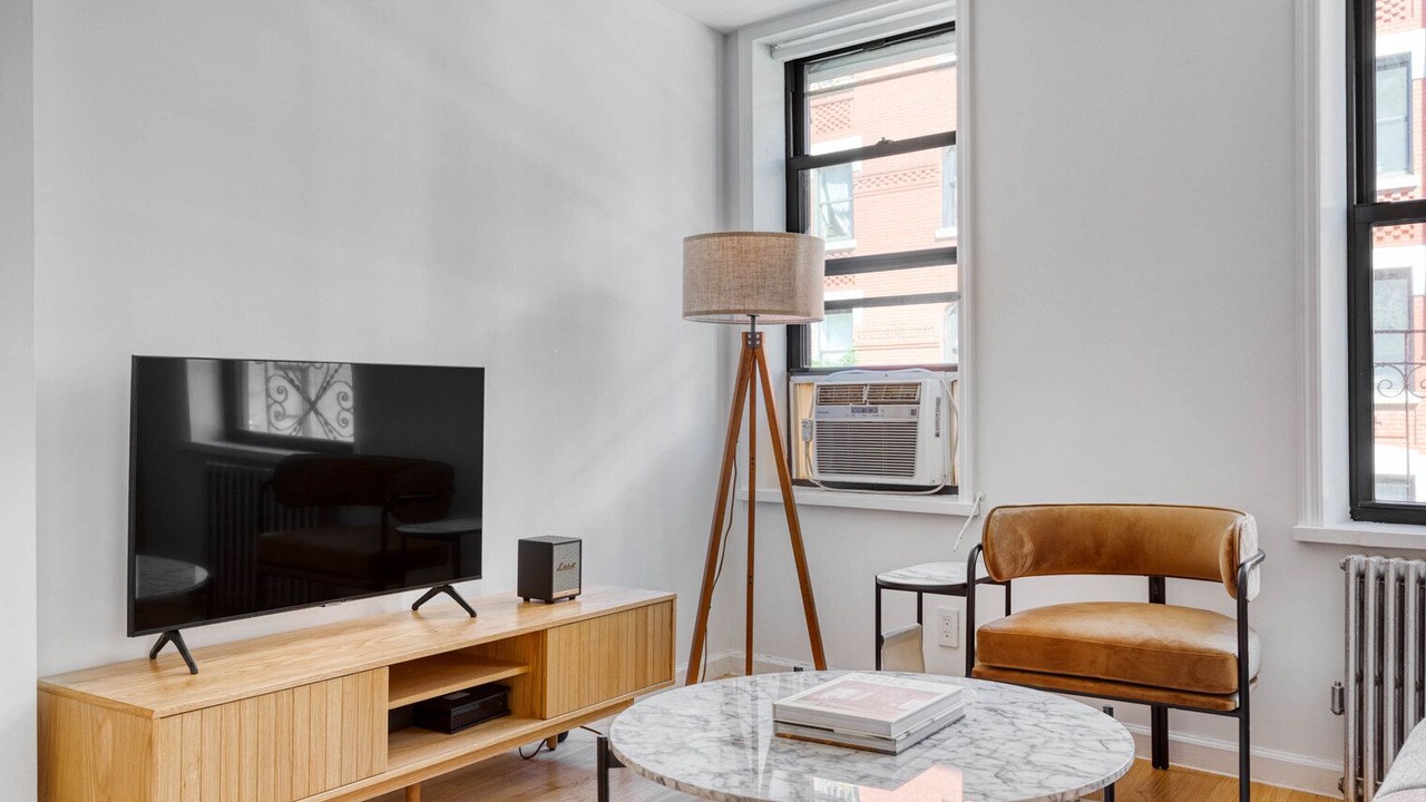 Photo of Livingroom in Little Italy