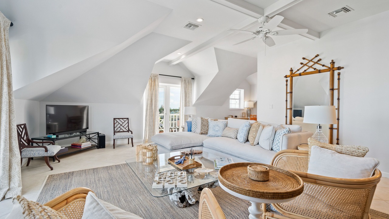 Photo of Livingroom in Nassau