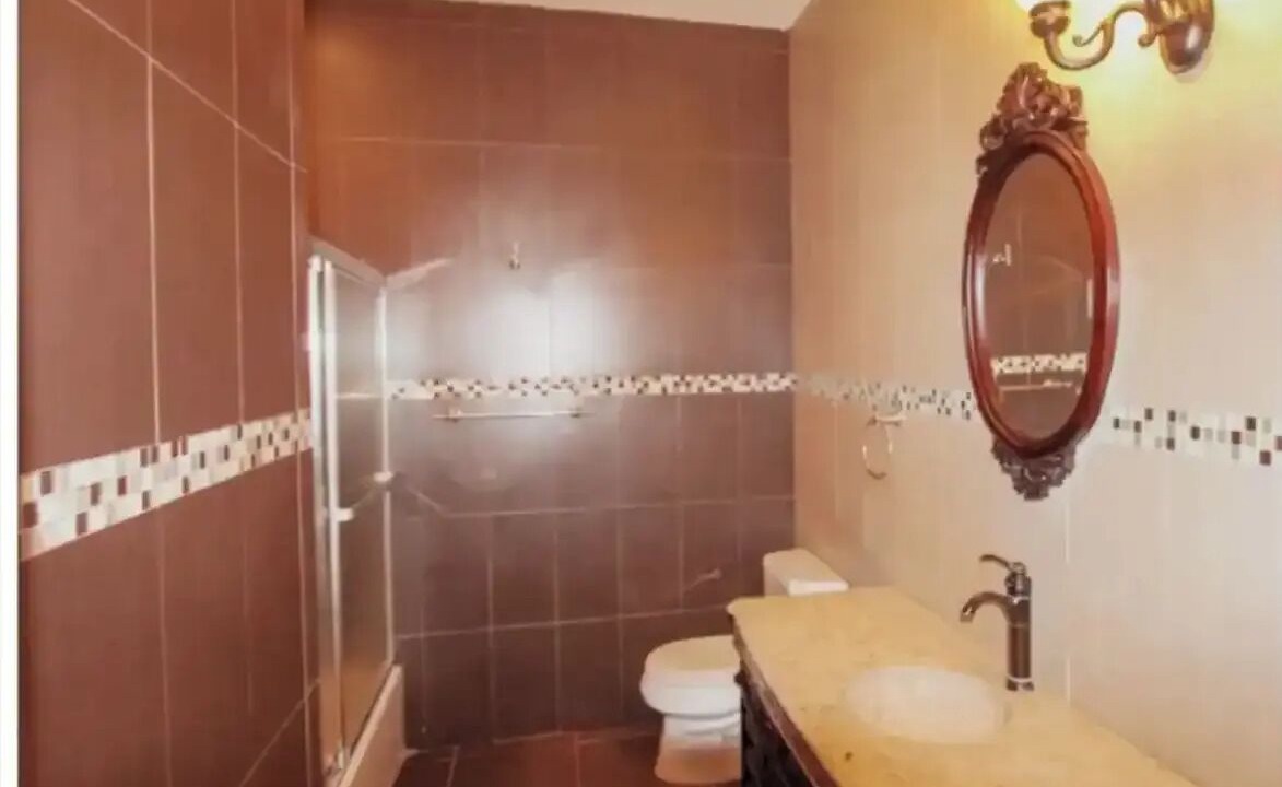 Photo of Bathroom in Windsor Park