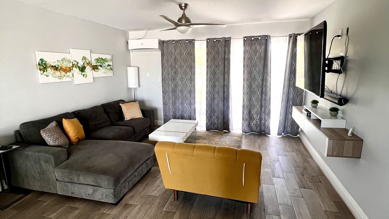 Photo of Livingroom in Downtown
