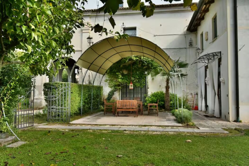 Photo of Outdoor in Rovare