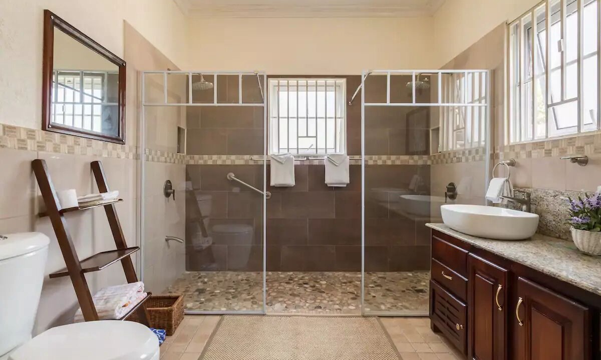 Photo of Bathroom in Port Maria