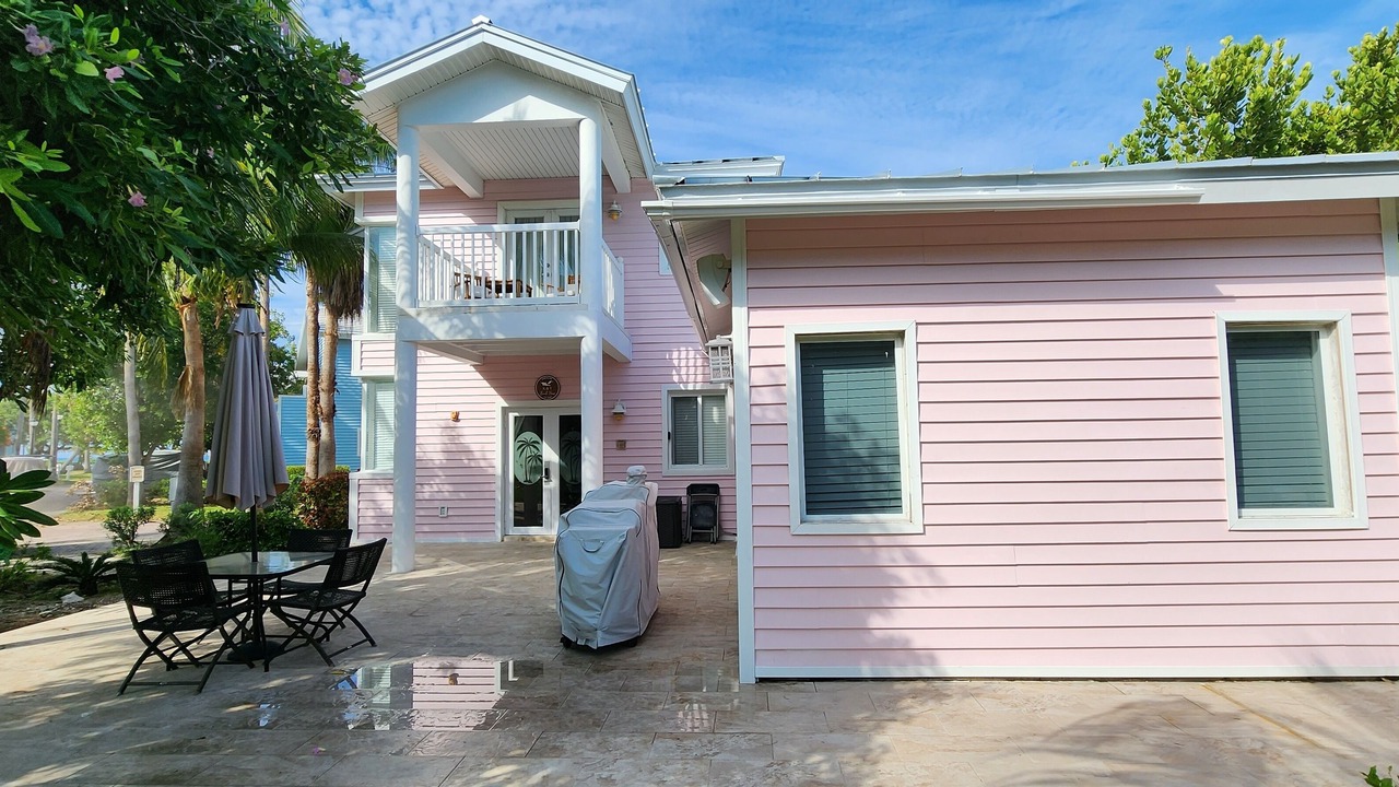 Photo of Outdoor in Alice Town