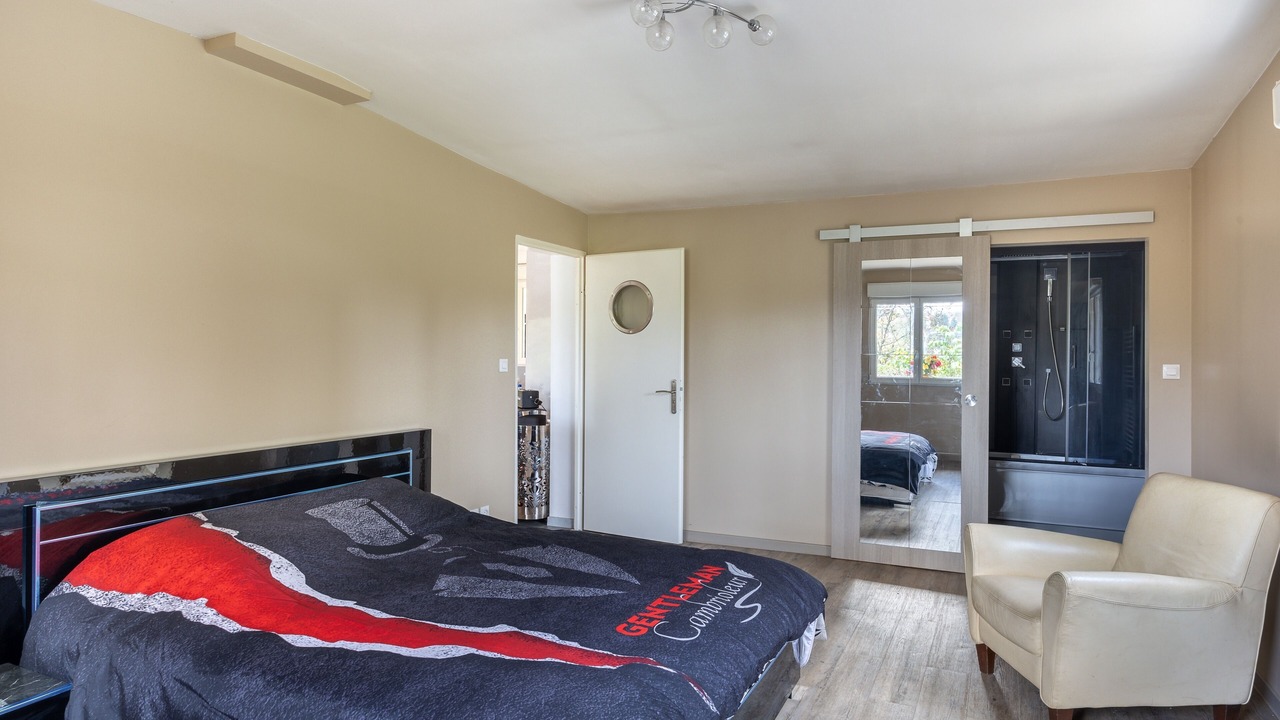 Photo of Bedroom in Montry